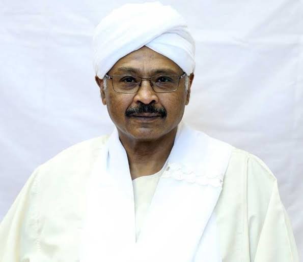 مبارك الفاضل يحذر من مخاطر الحوار الداخلي ويرهن إنقاذ السودان بمسار "الخماسية الدولية